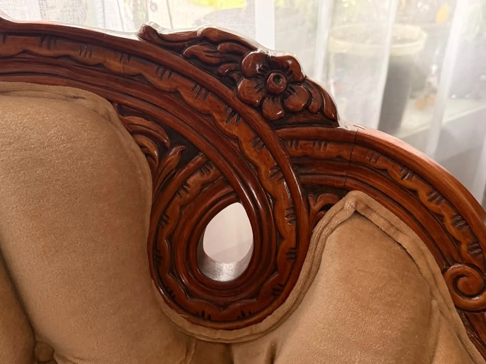 Vintage Carved Wood Tufted Armchair - photo 5