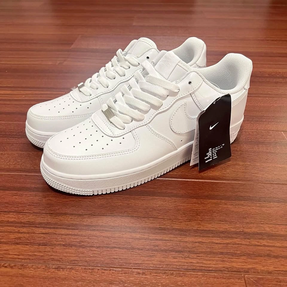 Brand New Nike White Air Force 1 Size 10 Never Worn