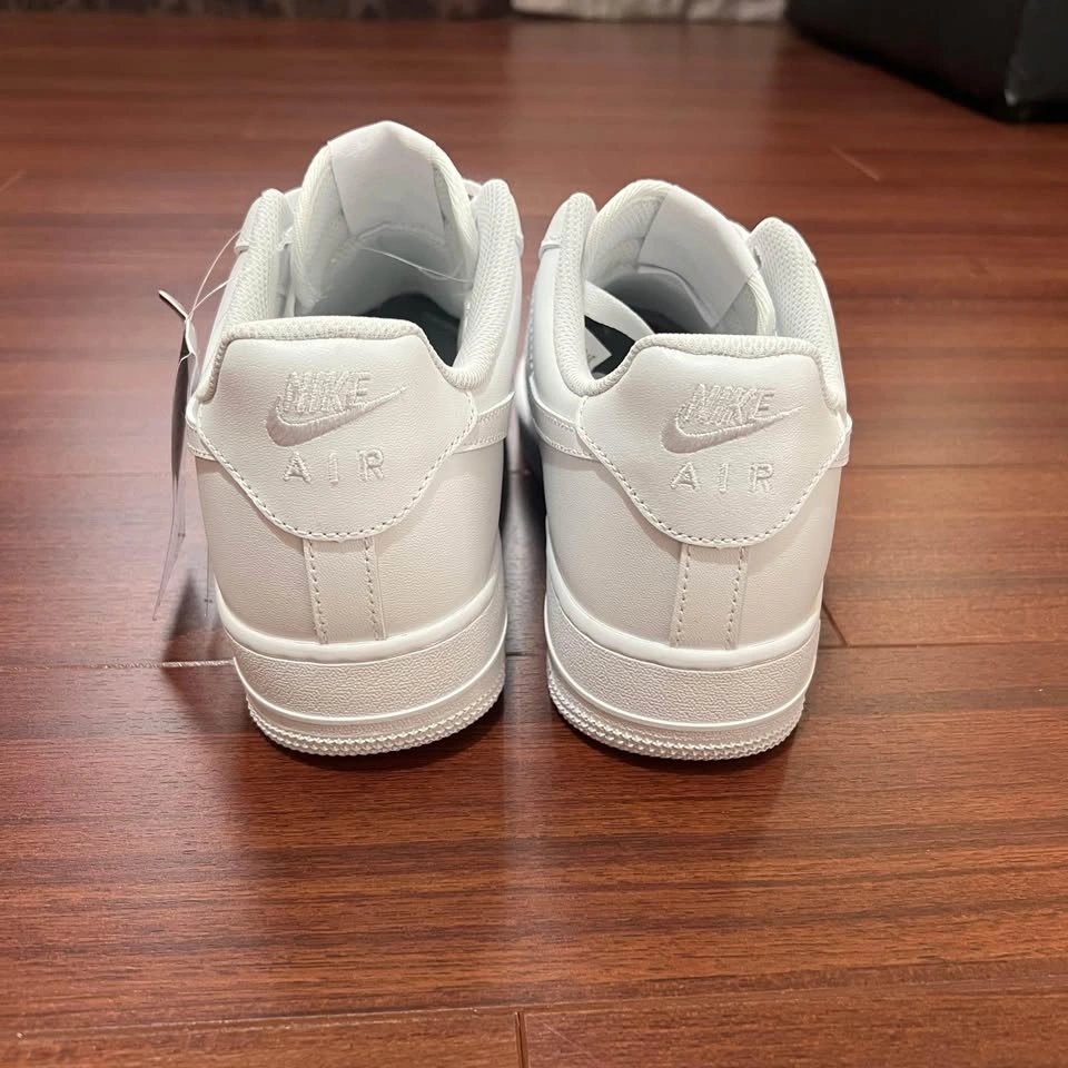 Brand New Nike White Air Force 1 Size 10 Never Worn - photo 3