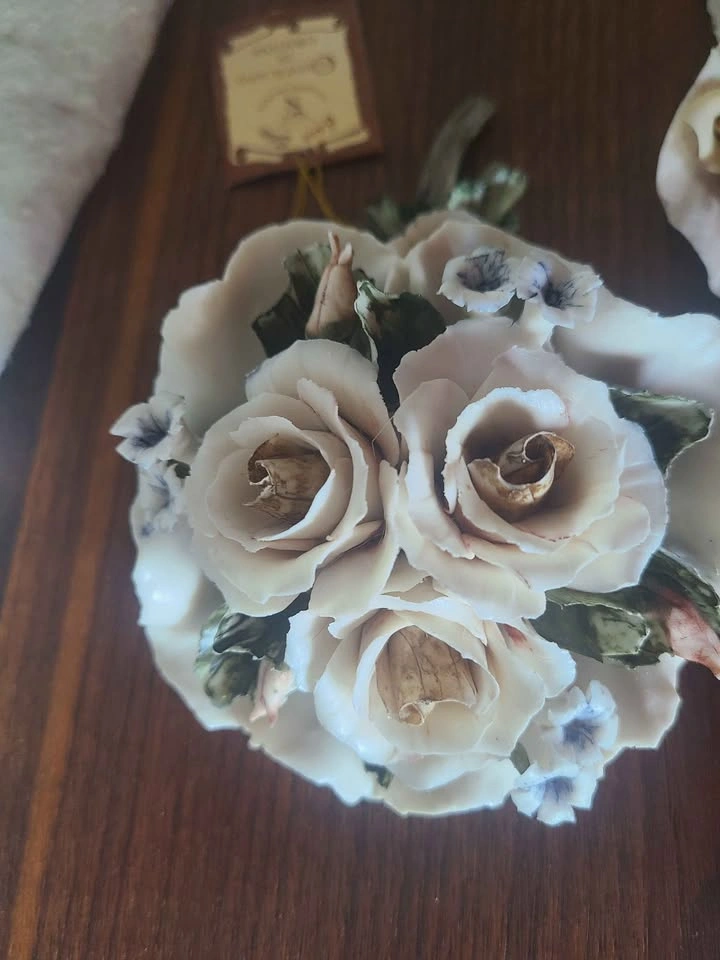 Capodimonte Porcelain Floral Figurines - photo 3