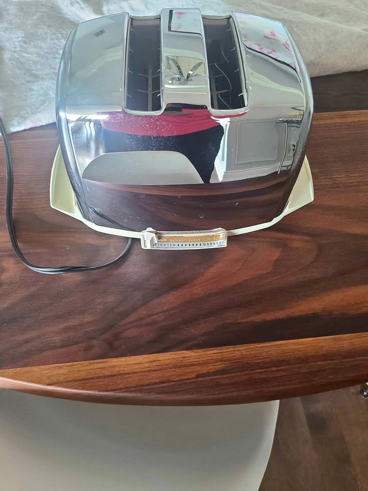 Vintage Sunbeam Radiant Control Toaster