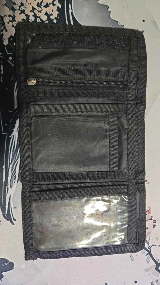 Average Wallet - photo 2
