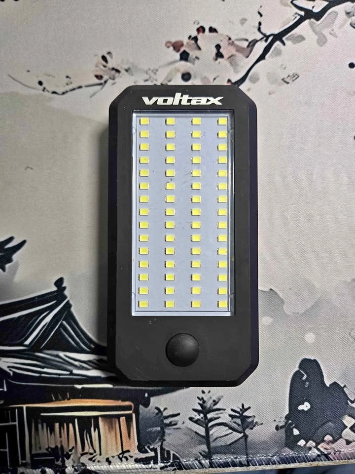 Voltax 900 Lumens Super Bright LED Utility / Work Light