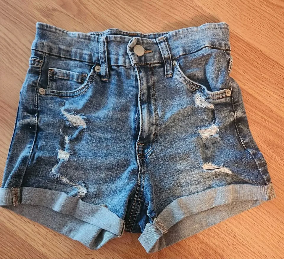 Bunch of shorts for sale image indicator(5)