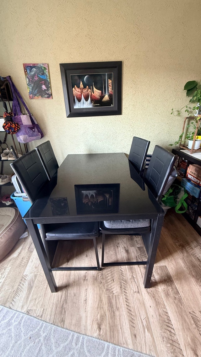 Glass table and 4 chairs (pickup only) - photo 2