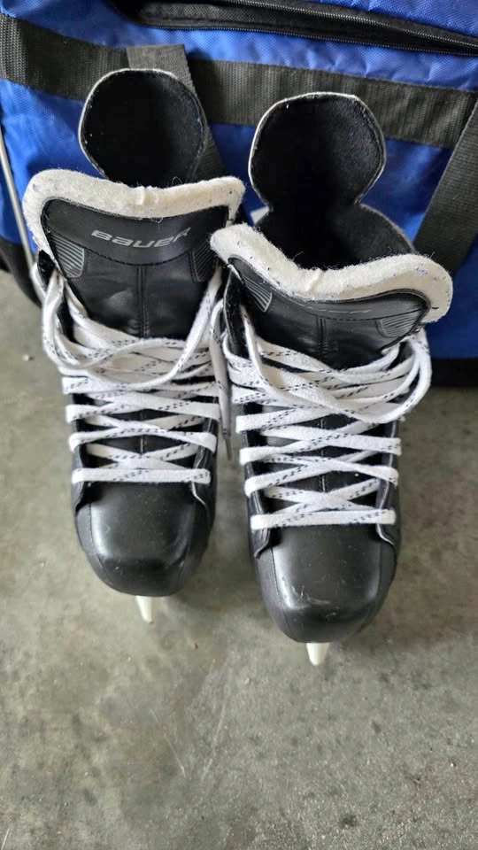 Bauer Ice Skates - Size 6