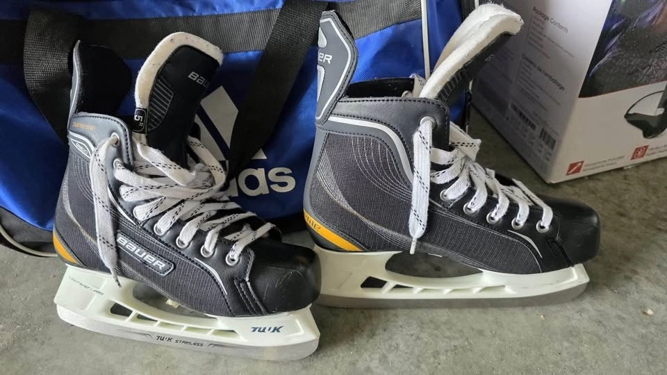 Bauer Ice Skates - Size 6 - photo 2
