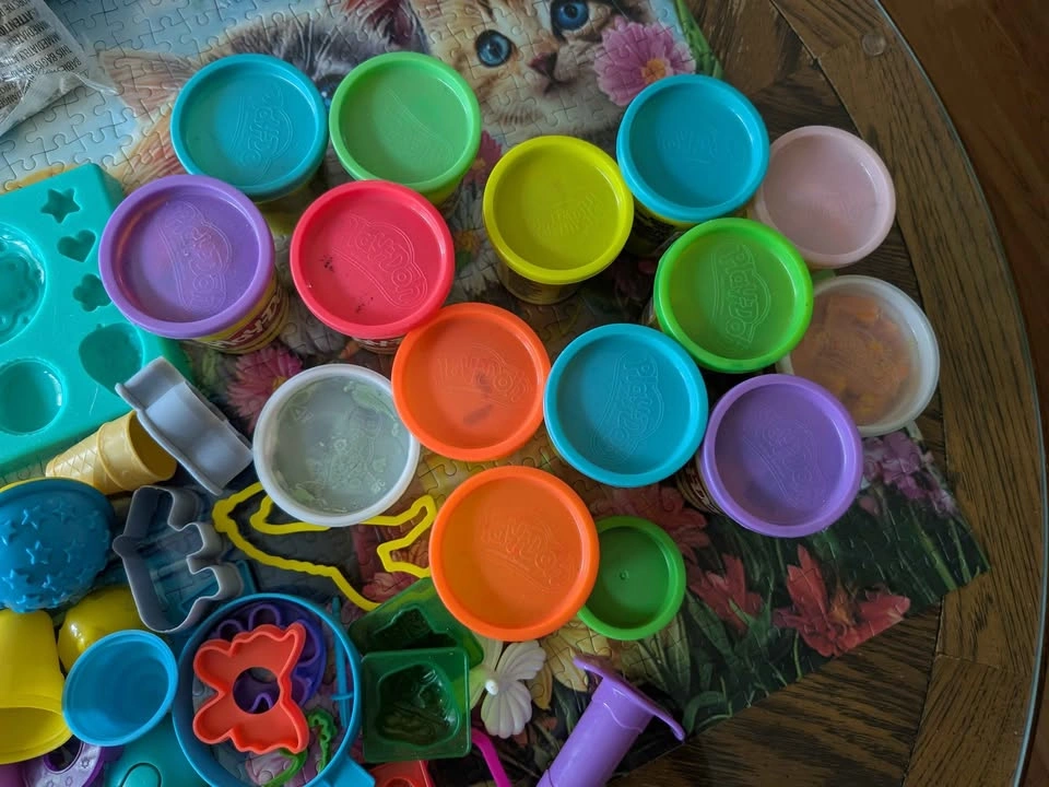 Play-Doh and Kinetic Sand Mega Set with Accessories - photo 2