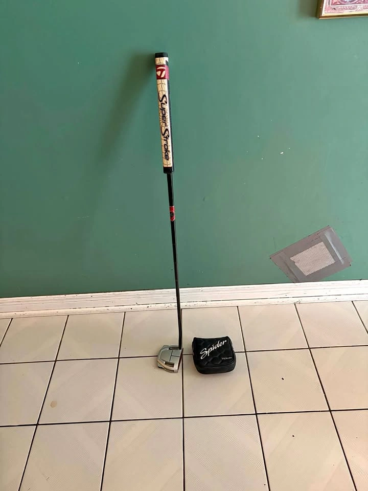 TaylorMade Spider MINI Putter Super Stroke Grip Headcover