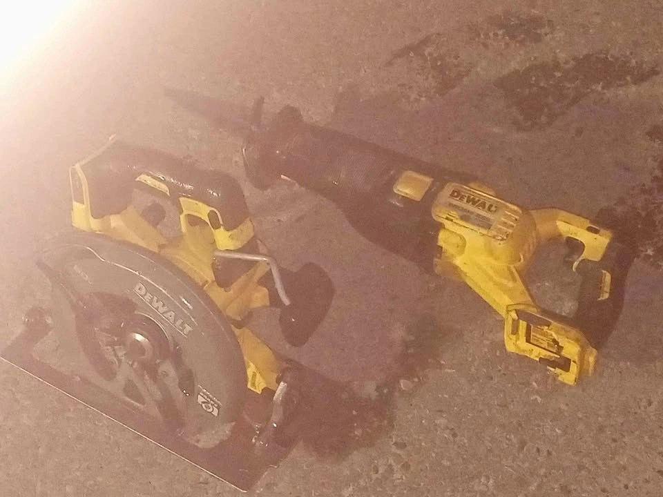 DeWalt 20V Cordless Tool Set - Circular Saw & Reciprocating Saw