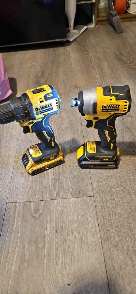 DeWalt 20V Brushless Drill and Impact Driver Set