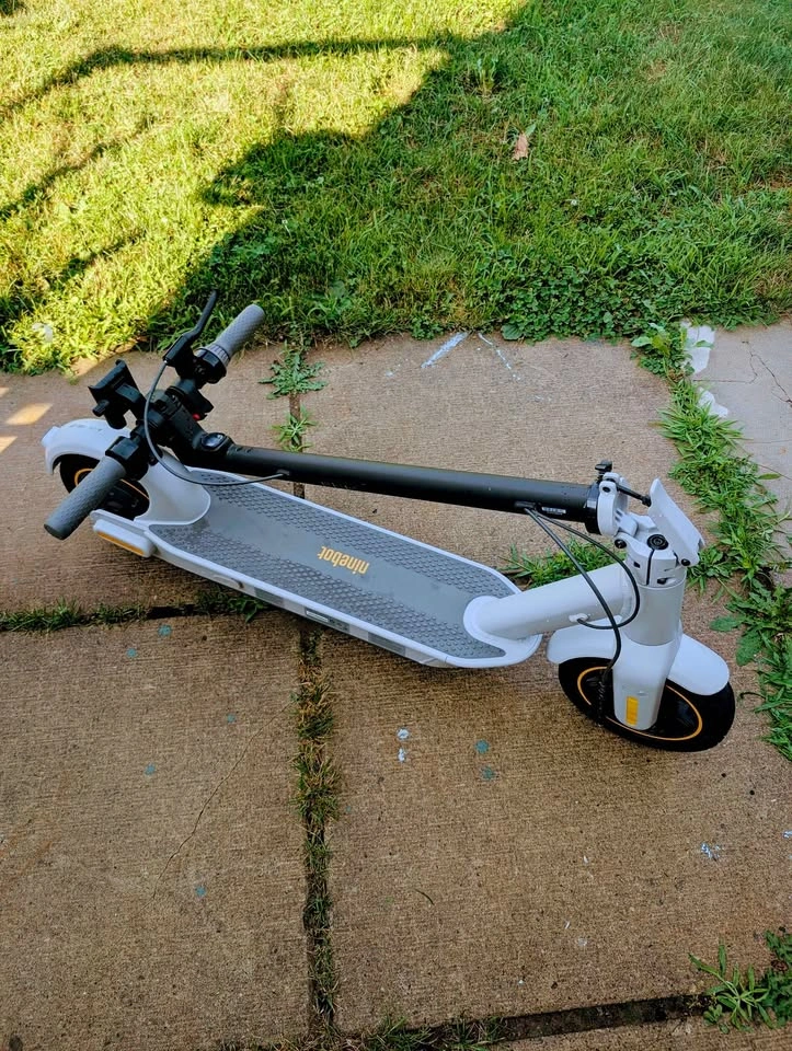 Segway G30LP Electric Scooter - photo 3