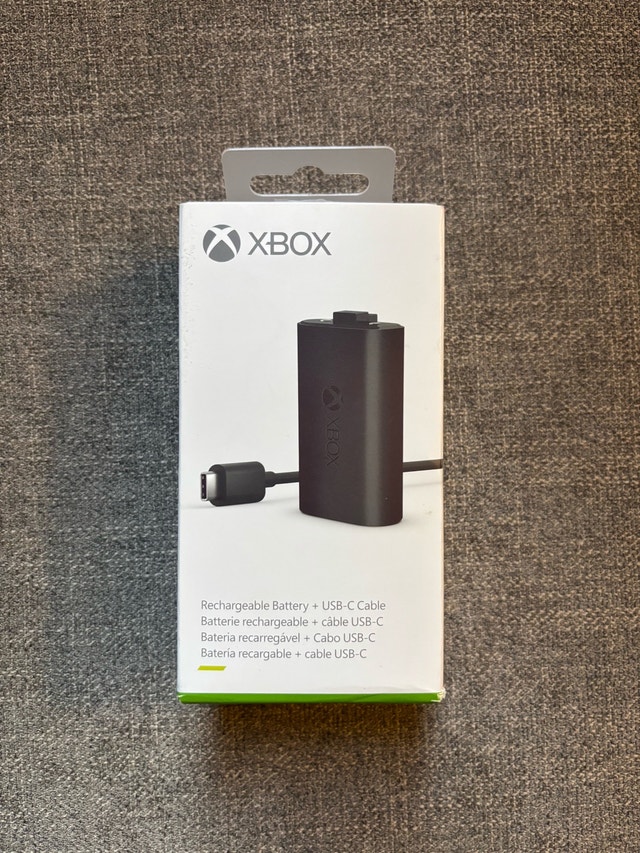 Xbox Rechargeable Battery + USB-C Cable