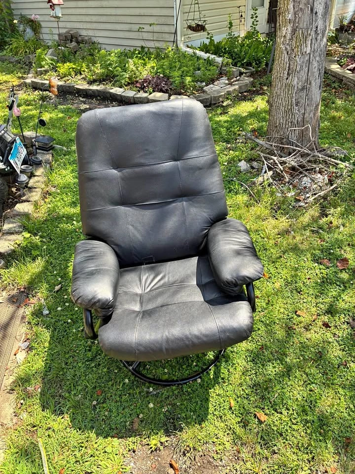 Swivel Recliner chair