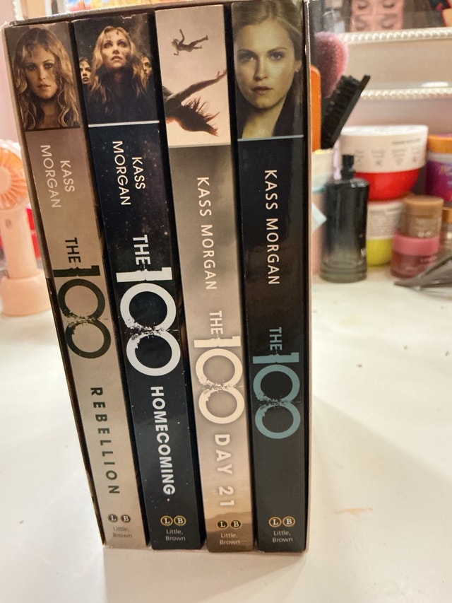 The 100 - Complete Box Set by Kass Morgan - photo 4