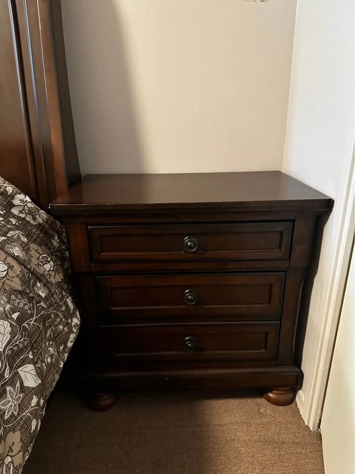 Chelsea 7pc Queen Bedroom Set - Cherry Brown - photo 4