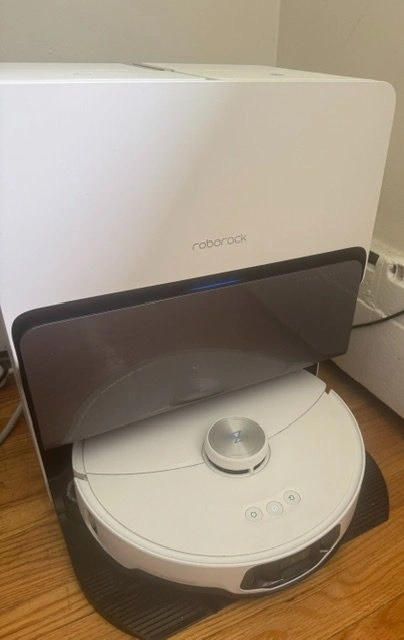 Roborock S8 MaxV Ultra – Only 6 Months Old – Like New Condition - photo 5