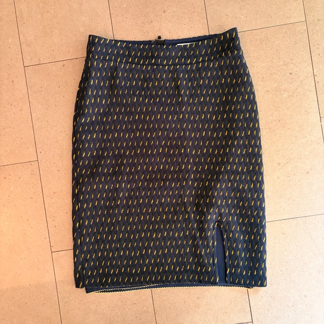 Anthropologie Maeve Hannon Slit Pencil Skirt navy/yellow-Size 4 - photo 2