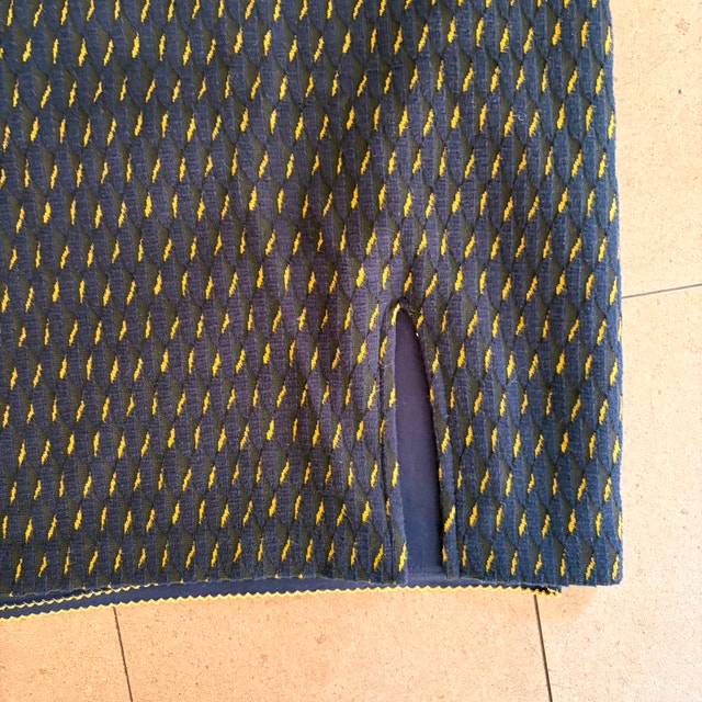 Anthropologie Maeve Hannon Slit Pencil Skirt navy/yellow-Size 4 - photo 3