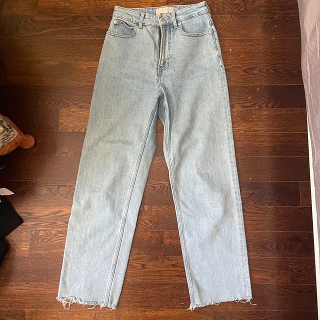 Everlane Curvy Way High Jeans with raw hem in light denim-Sz. 25 - photo 2