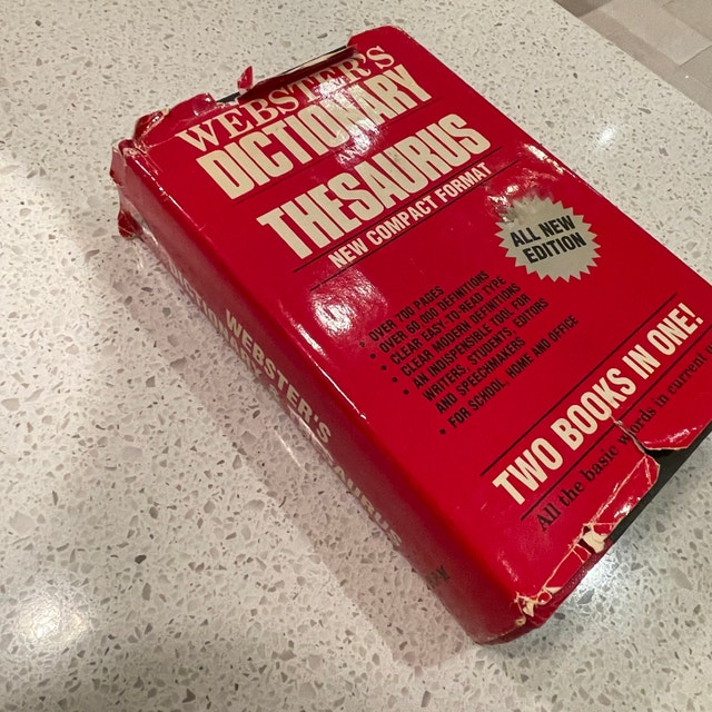 Vintage Analogue 1988 Webster's Dictionary & Thesaurus-Hardcover - photo 2