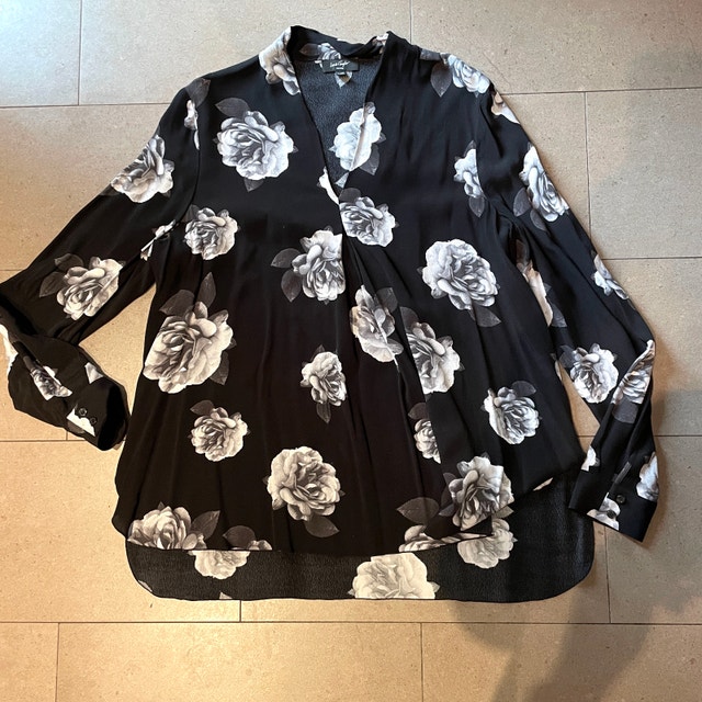 Lord & Taylor Tunic Top-Black + White Floral-Size Large Petite
