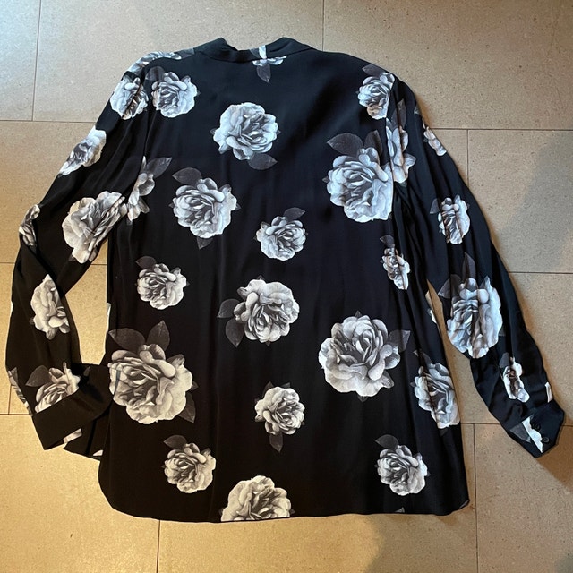 Lord & Taylor Tunic Top-Black + White Floral-Size Large Petite - photo 3