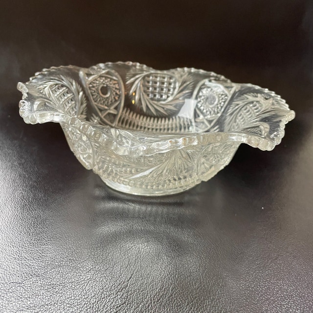 Vintage McKee Glass Bowl: EAPG Sunburst and Cane Pattern, 1925 - photo 2
