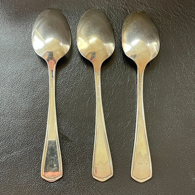 3 Vintage Silverplate Delta Airlines Teaspoons by Oneida - photo 2