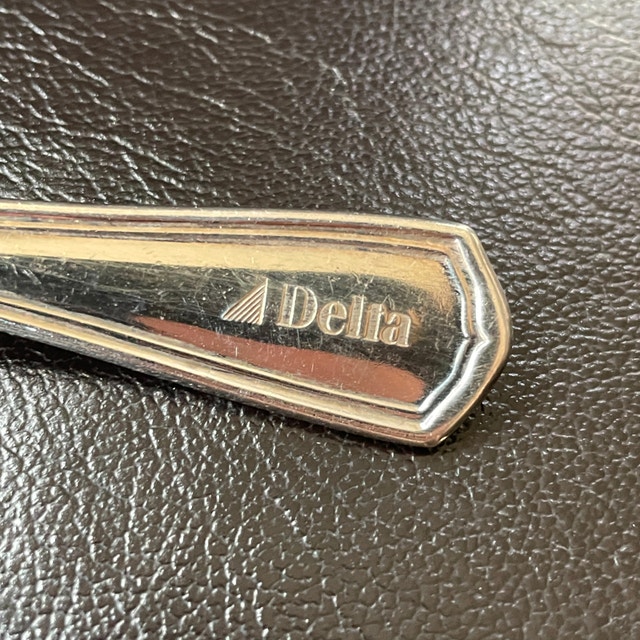3 Vintage Silverplate Delta Airlines Teaspoons by Oneida - photo 4