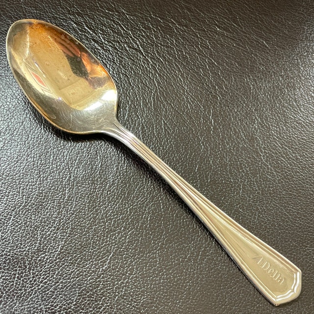 3 Vintage Silverplate Delta Airlines Teaspoons by Oneida - photo 5