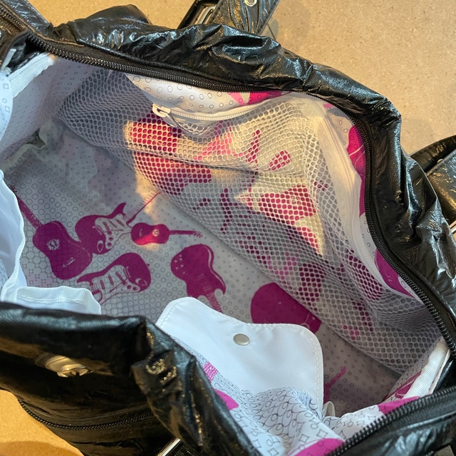 Lululemon shiny black gym tote weekender podium bag yoga - photo 5