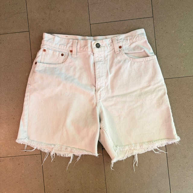 Vintage 90s Levis 550 Relaxed Fit White Cut off Denim Shorts-6