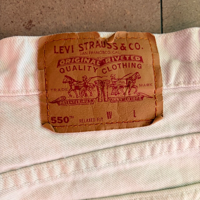 Vintage 90s Levis 550 Relaxed Fit White Cut off Denim Shorts-6 - photo 3