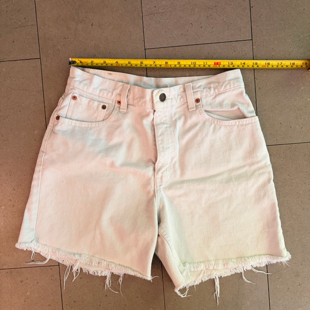 Vintage 90s Levis 550 Relaxed Fit White Cut off Denim Shorts-6 - photo 5