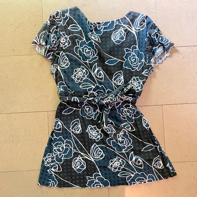 Gorgeous Empire Waist Tie Back floral tunic top for Women-Large - photo 2