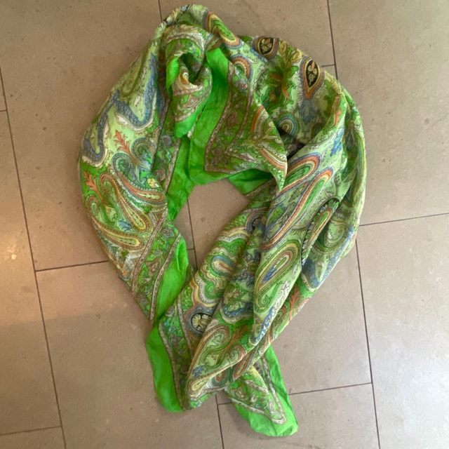 Vintage Green Paisley Design 100% Silk Sarajane scarf-38" x 38" - photo 2