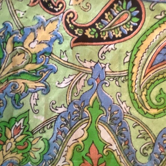 Vintage Green Paisley Design 100% Silk Sarajane scarf-38" x 38" - photo 5