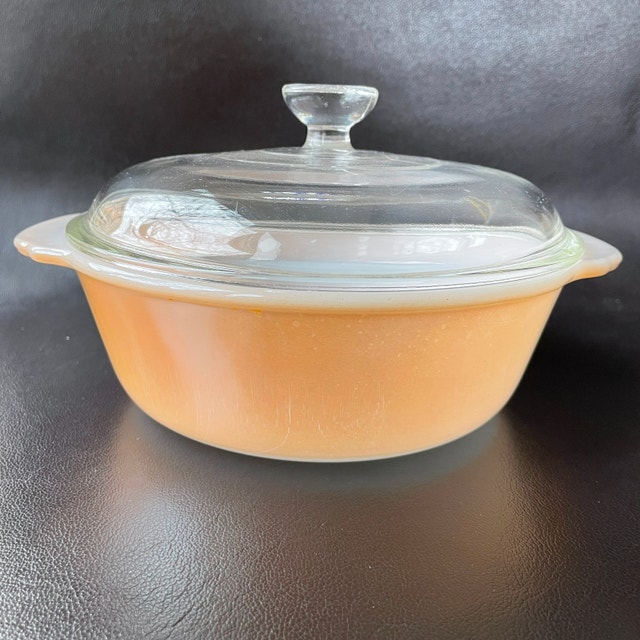 70s Peach Lustre Fire King 1-Quart Round Casserole Dish w/lid