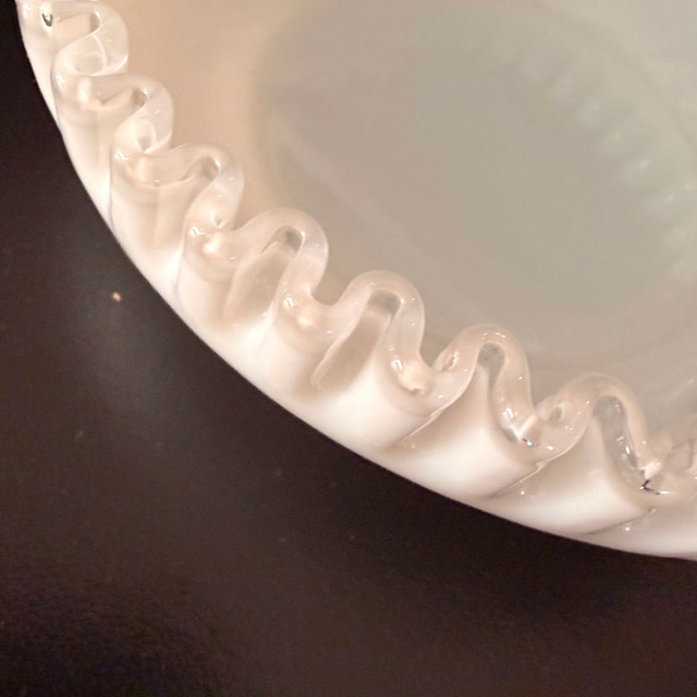 50s Fenton Milk Glass Silver Crest Heart Candy Trinket Dish - photo 3
