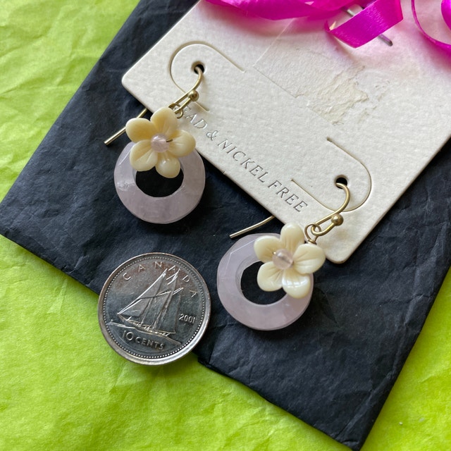Gorgeous NEW pierced earrings w/ dangling charms - Great gift!! - photo 5