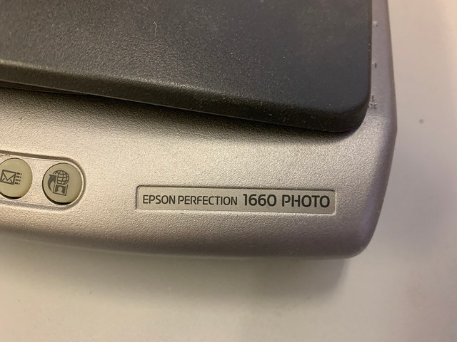 Epsom Perfection 1660 Photo Scanner - photo 2