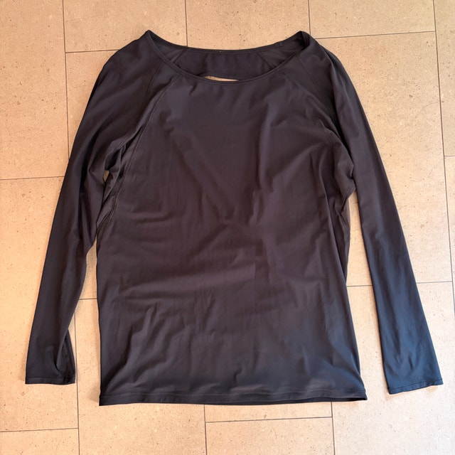 Lululemon Black "If You're Lucky" Top Mesh Open Back-Size 8 - photo 2
