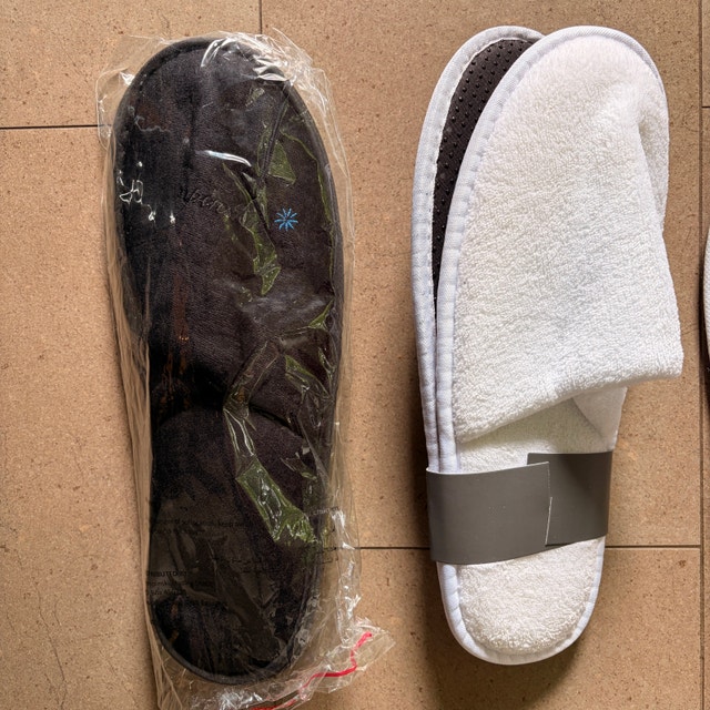 4 pairs of NEW Spa Slippers - photo 2