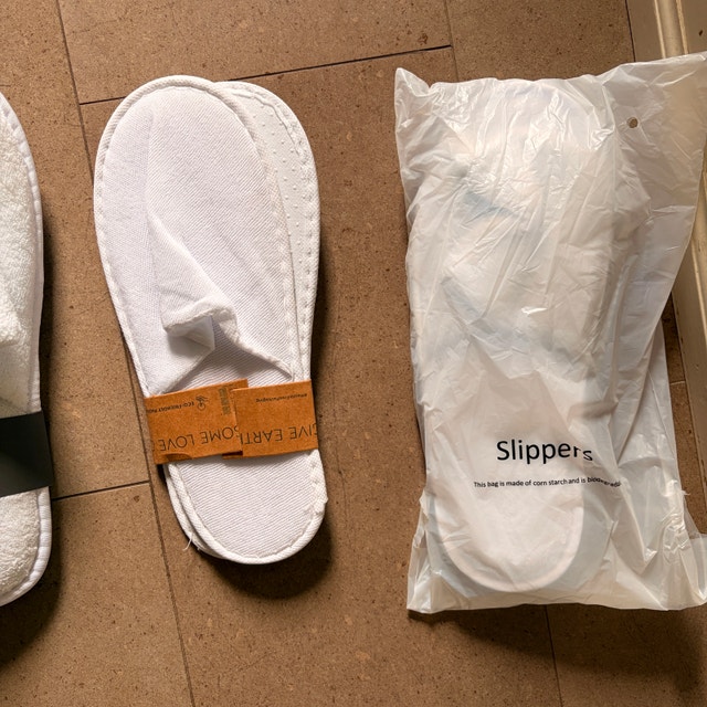 4 pairs of NEW Spa Slippers - photo 3
