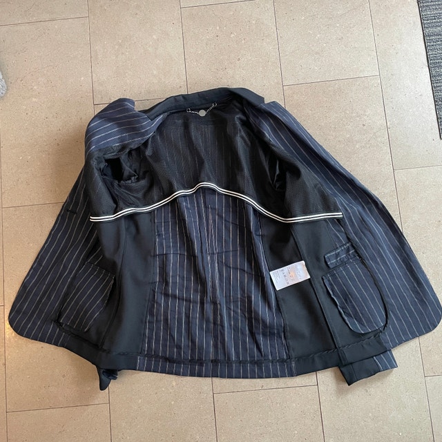 Marc Cain Navy Linen Blend Pinstripe Blazer w/ Black Panels-Sz.6 - photo 4