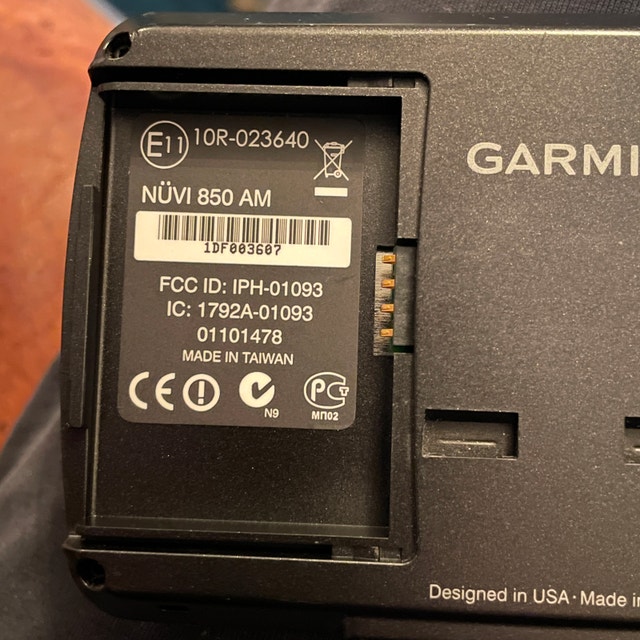 Garmin nuvi 850 GPS navigator - photo 2