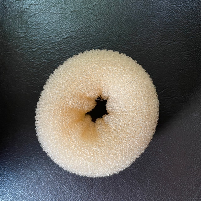 Large Bun Form Magic Chignon Hair Donut Bun Shaper - photo 2