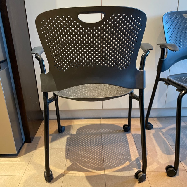 2 Herman Miller Classic Caper Rolling Office Guest Chair w/ arms - photo 4