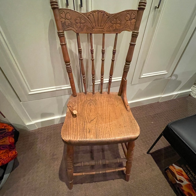 Solid wood oak Pressback chair in need of TLC - fixing